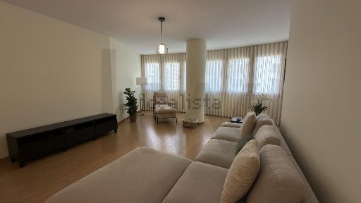 Arrendamento de apartamento T3 na Avenida Diogo Cão, 21 a