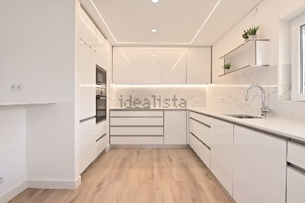 Arrendamento de apartamento T1 na Estrada Tojas, 641