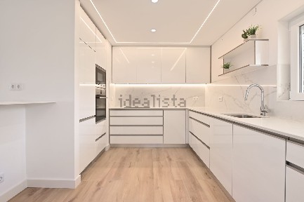 Arrendamento de apartamento T1 na Estrada Tojas, 641