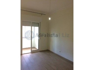 Arrendamento de apartamento T1 em Póvoa de Santo Adrião e Olival Basto