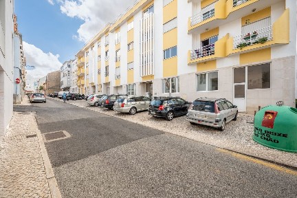 Arrendamento de apartamento T2 na Rua dos Quartéis, 79