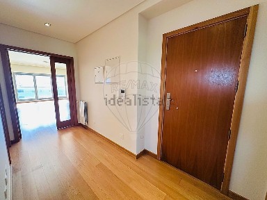 Arrendamento de apartamento T2 na Rua Ernesto Costa
