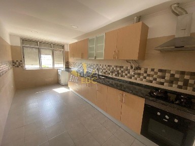 Arrendamento de apartamento T4 no Centro