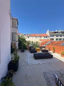 Arrendamento de apartamento T2 no Largo de Santa Marinha