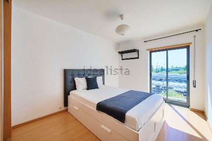 Arrendamento de apartamento T2 na Rua Frederico George, 31