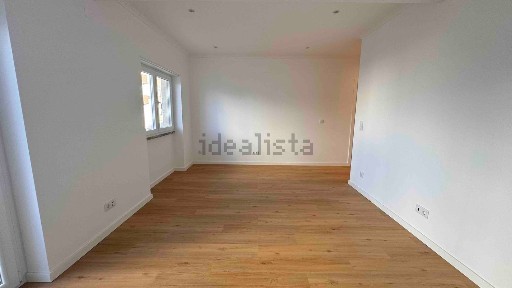 Arrendamento de apartamento T2 na Rua São Francisco Xavier