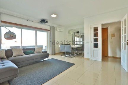 Arrendamento de apartamento T4 no Largo Ametistas, 140