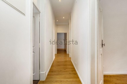 Arrendamento de apartamento T3 na Rua das Praças, 53