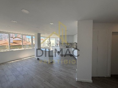 Arrendamento de apartamento T2 na Avenida Joaquim Luís