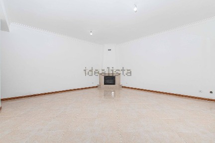 Arrendamento de apartamento T3 na Rua José Gomes Ferreira, 13