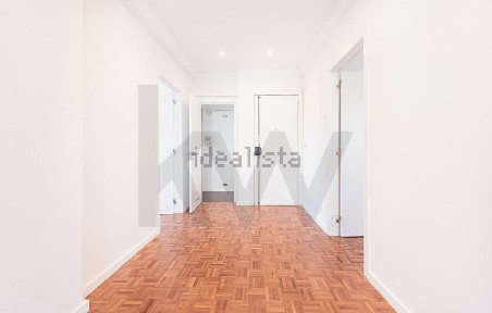 Arrendamento de apartamento T3 na Estrada de Benfica, 406
