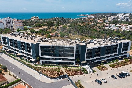 Arrendamento de apartamento T3 na Rua Jaime Palhinha