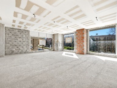 Espaço comercial à venda na Avenida David Mourão-Ferreira