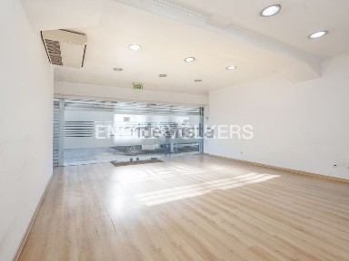 Espaço comercial à venda na Rua do Centro Cultural