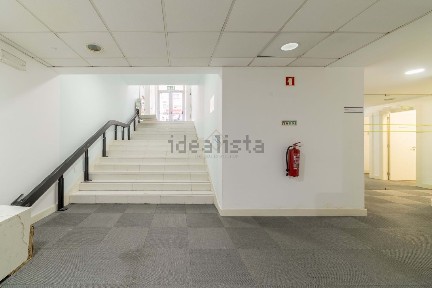Espaço comercial com rentabilidade à venda na Rua Alexandre Braga