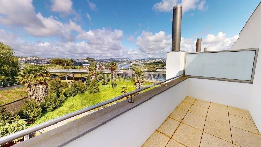Oliveira do Douro, Areinho - Quebrantões, Rua Azevedo Magalhães, 81