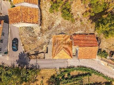 Moradia independente à venda em Teixeira e Teixeiró