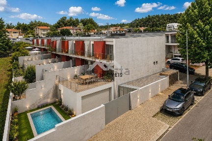 Nogueira e Silva Escura, Rua Nova de Vilar