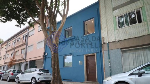 Casa ou moradia à venda na Rua de Côrte Real, 153