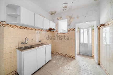 Moradia independente à venda na Foz Velha