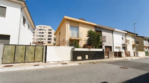 Casa ou moradia à venda na Rua Filipa de Vilhena