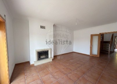 Duplex à venda na Rua Principal
