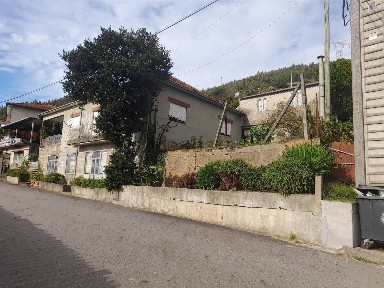 Moradia independente à venda em Raiva