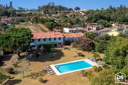 Moradia independente à venda em Alquerubim