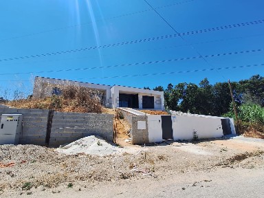 Moradia geminada à venda em Amoreira da Gândara - Paredes do Bairro - Ancas