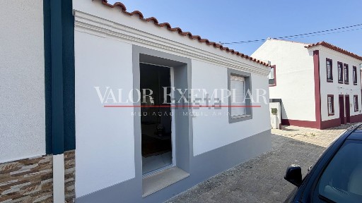 Moradia geminada à venda em Couço