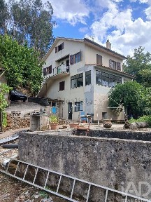 Moradia independente à venda em Almalaguês