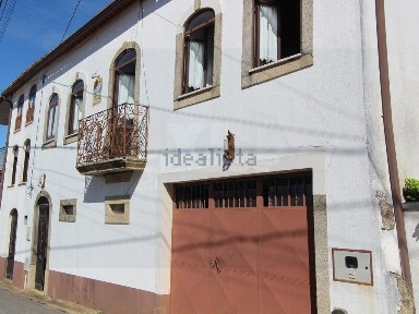Friúmes e Paradela, Rua Liberdade, 2