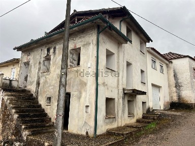 Moradia em banda à venda na Rua da Devaqueira
