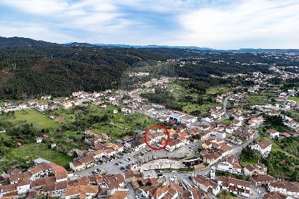 Moradia independente à venda na Rua Doutor Fausto de Quadros