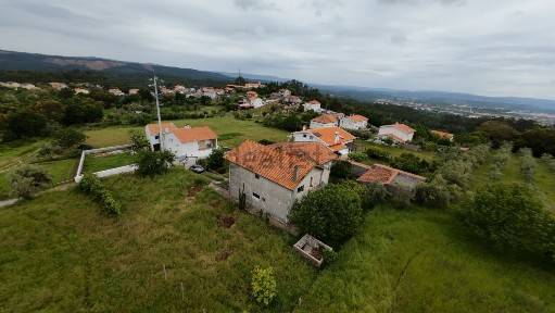 Moradia independente à venda em Lousã