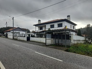 Moradia independente à venda em Antuzede e Vil de Matos