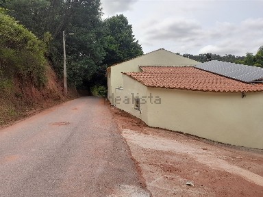 Moradia independente à venda em Almalaguês