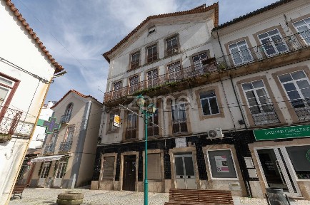 Moradia independente à venda na Rua Oliveira Matos s/n