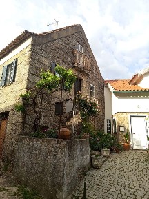 Moradia independente à venda em Covas e Vila Nova de Oliveirinha