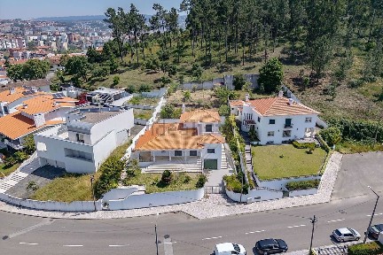 Santo António dos Olivais, Alto de S. João - Portela - Pinhal de Marrocos, Rua Teófilo Braga, 3
