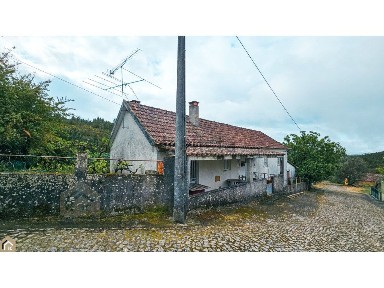 Moradia independente à venda em Coelhal s/n