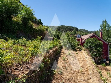Moradia independente à venda em Vila Cova de Alva e Anceriz