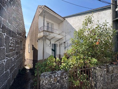Nogueira do Cravo, Rua António Esculcas