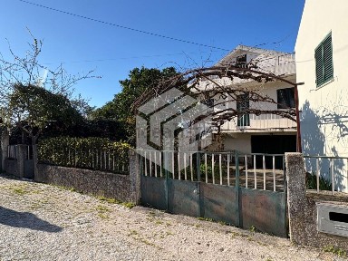 Travanca de Lagos, Rua Escola