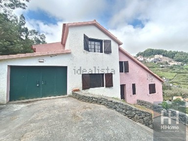 Moradia independente à venda na Estrada Engenheiro Abel Vieira, 182