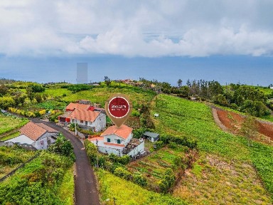 Casa ou moradia à venda em Achadas da Cruz