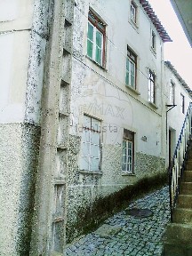 Moradia independente à venda na Rua do Passadiço