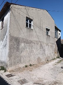 Moradia independente à venda em Almalaguês