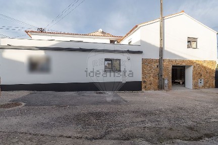 Moradia independente à venda em R. das Eiras