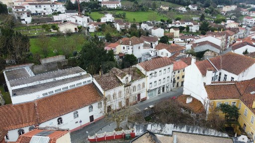 Moradia independente à venda em Lousã